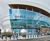 Есть 31 баскетбольных игр в Chase Center