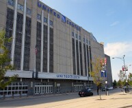 Есть 25 баскетбольных игр в United Center